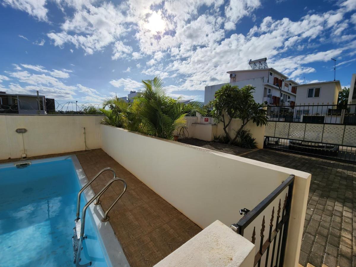 Sunsetview Beach Apartment Flic en Flac Екстер'єр фото